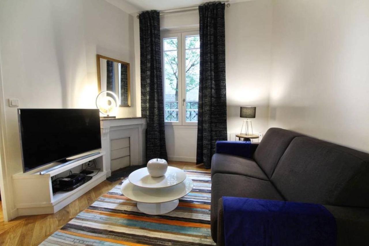 Apartment Near Montmartre ปารีส ภายนอก รูปภาพ