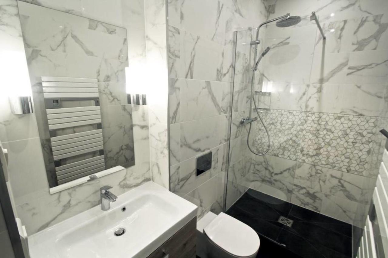 Apartment Near Montmartre ปารีส ภายนอก รูปภาพ