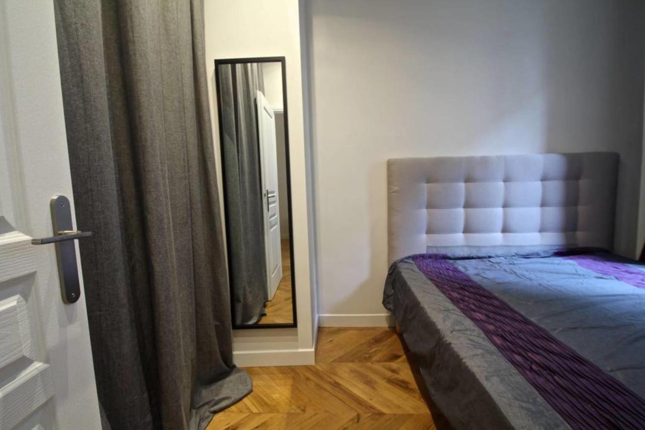 Apartment Near Montmartre ปารีส ภายนอก รูปภาพ
